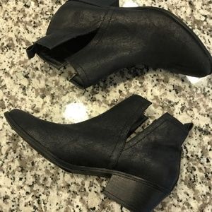SOLD Justfab black booties